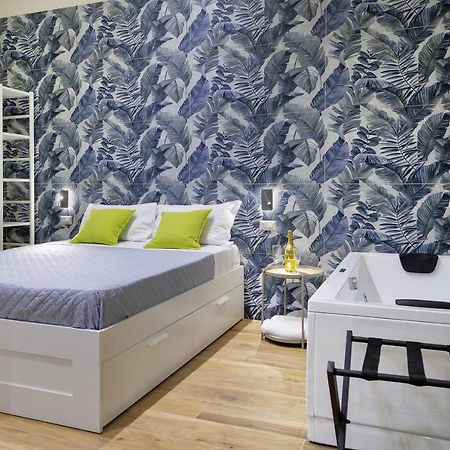 Live Suite Napoli Luaran gambar