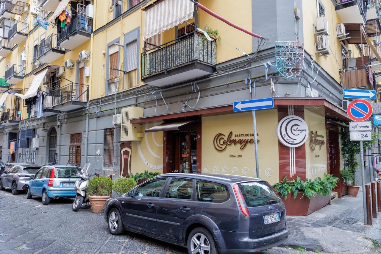 Live Suite Napoli Luaran gambar