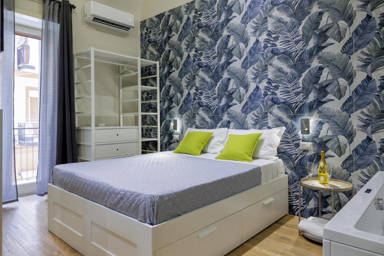 Live Suite Napoli Luaran gambar