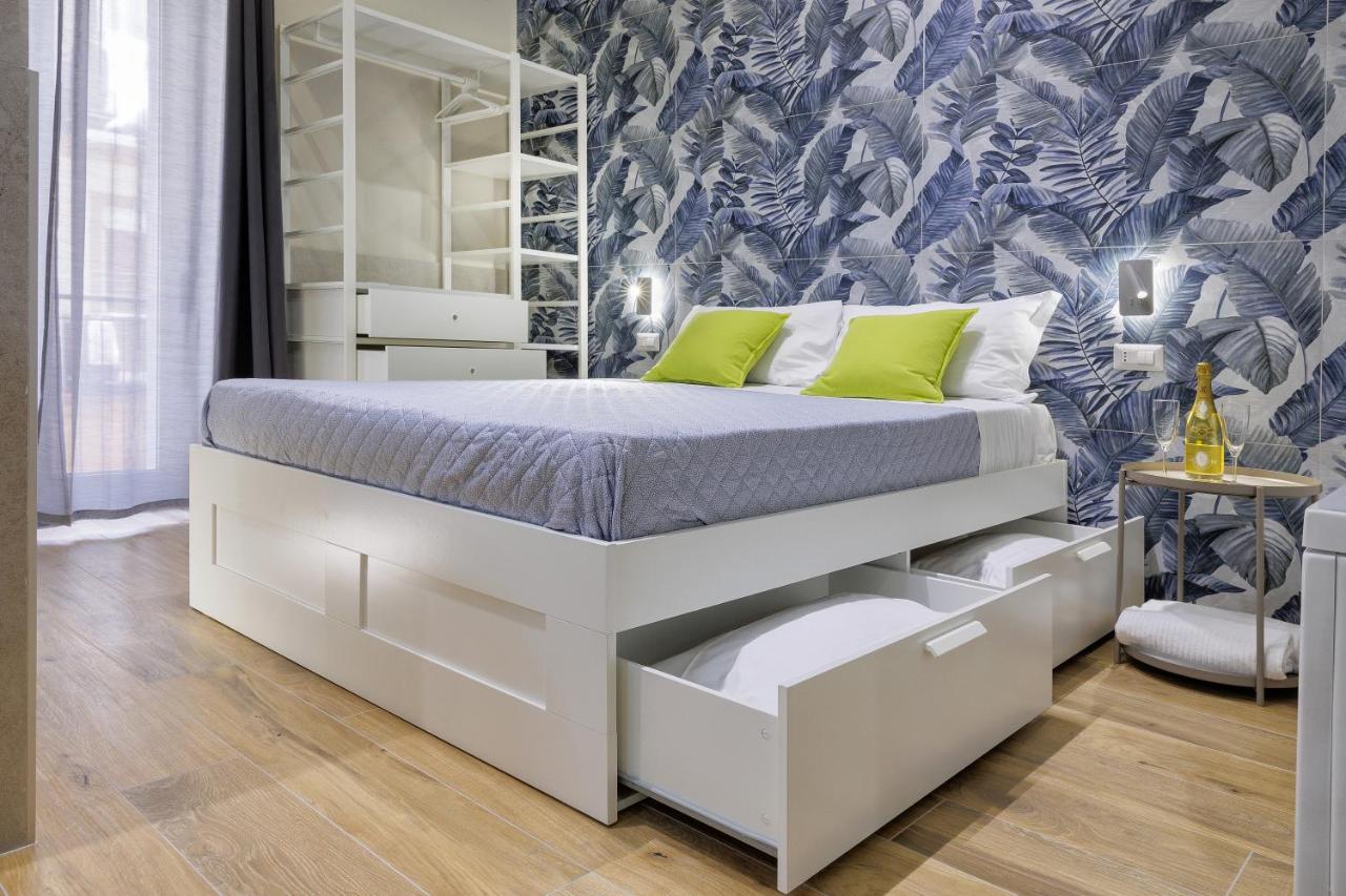 Live Suite Napoli Luaran gambar